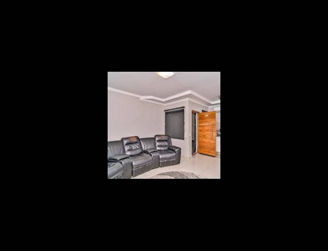 1 BEDROOM APARTMENT FOR SALE IN UMHLANGA RIDGE